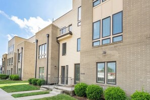 Exterior - The Gibson (Nashville)