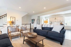 Smart TV - The Gibson (Nashville)