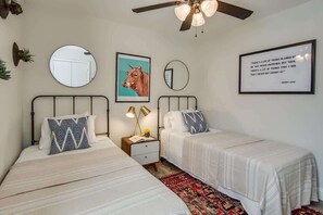 3 camere, ferro/asse da stiro, Wi-Fi gratuito, lenzuola