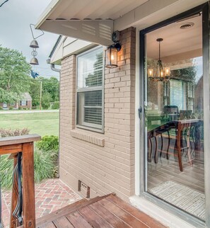 Exterior detail - The Musician's Cottage (Nashville)