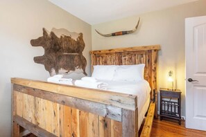 3 bedrooms, iron/ironing board, free WiFi, bed sheets - The Musician's Cottage (Nashville)