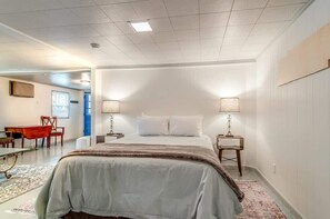 Iron/ironing board, free WiFi, bed sheets