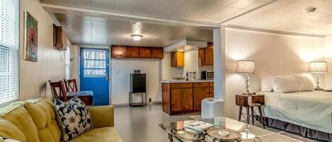 Strykjärn/strykbräda, gratis wi-fi och sängkläder