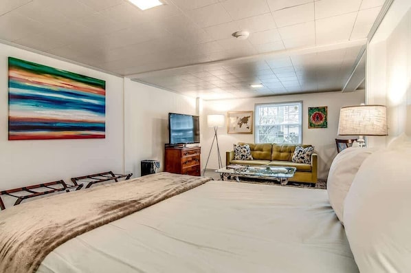Iron/ironing board, free WiFi, bed sheets