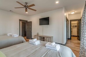 4 bedrooms, iron/ironing board, free WiFi, bed sheets