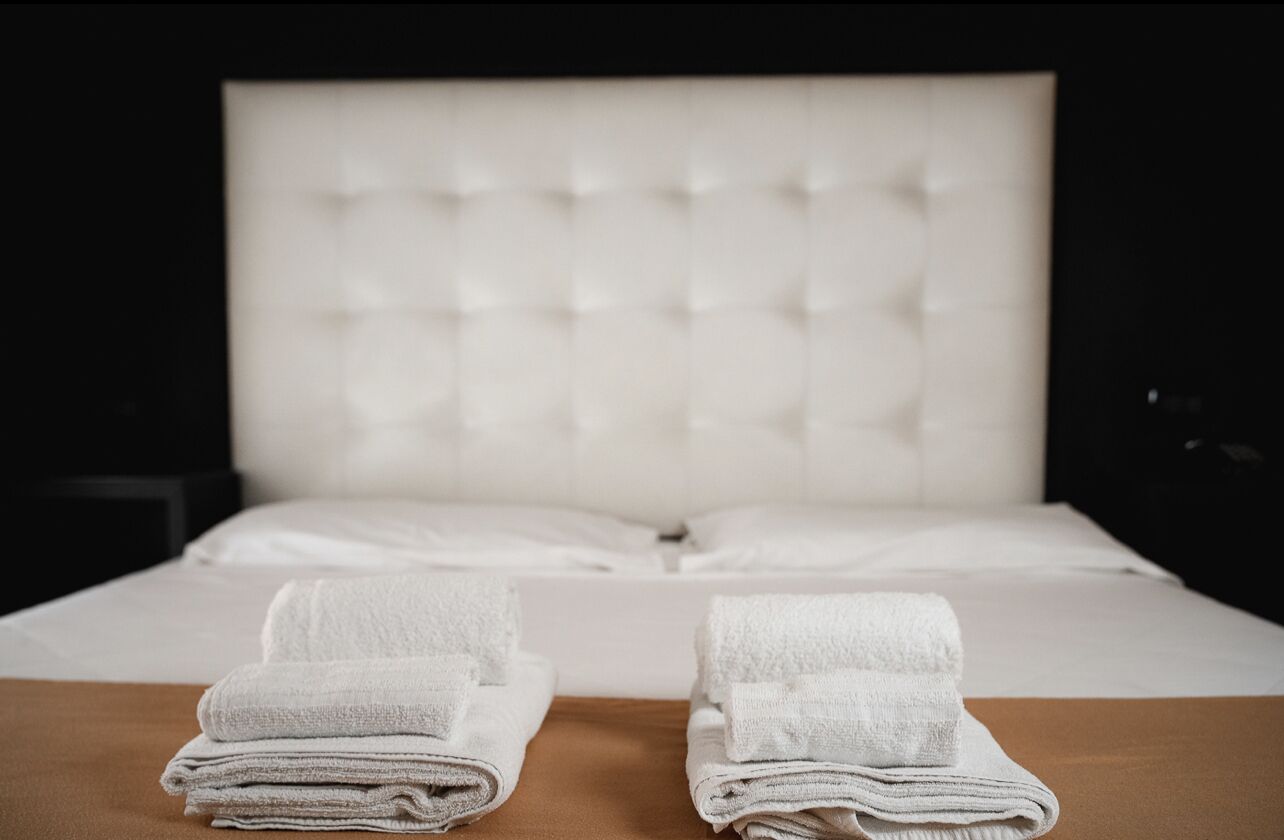 Business Double Room Single Use | Premium bedding, down comforters, memory foam beds, in-room safe