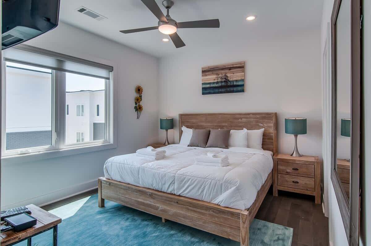 3 bedrooms, iron/ironing board, free WiFi, bed sheets