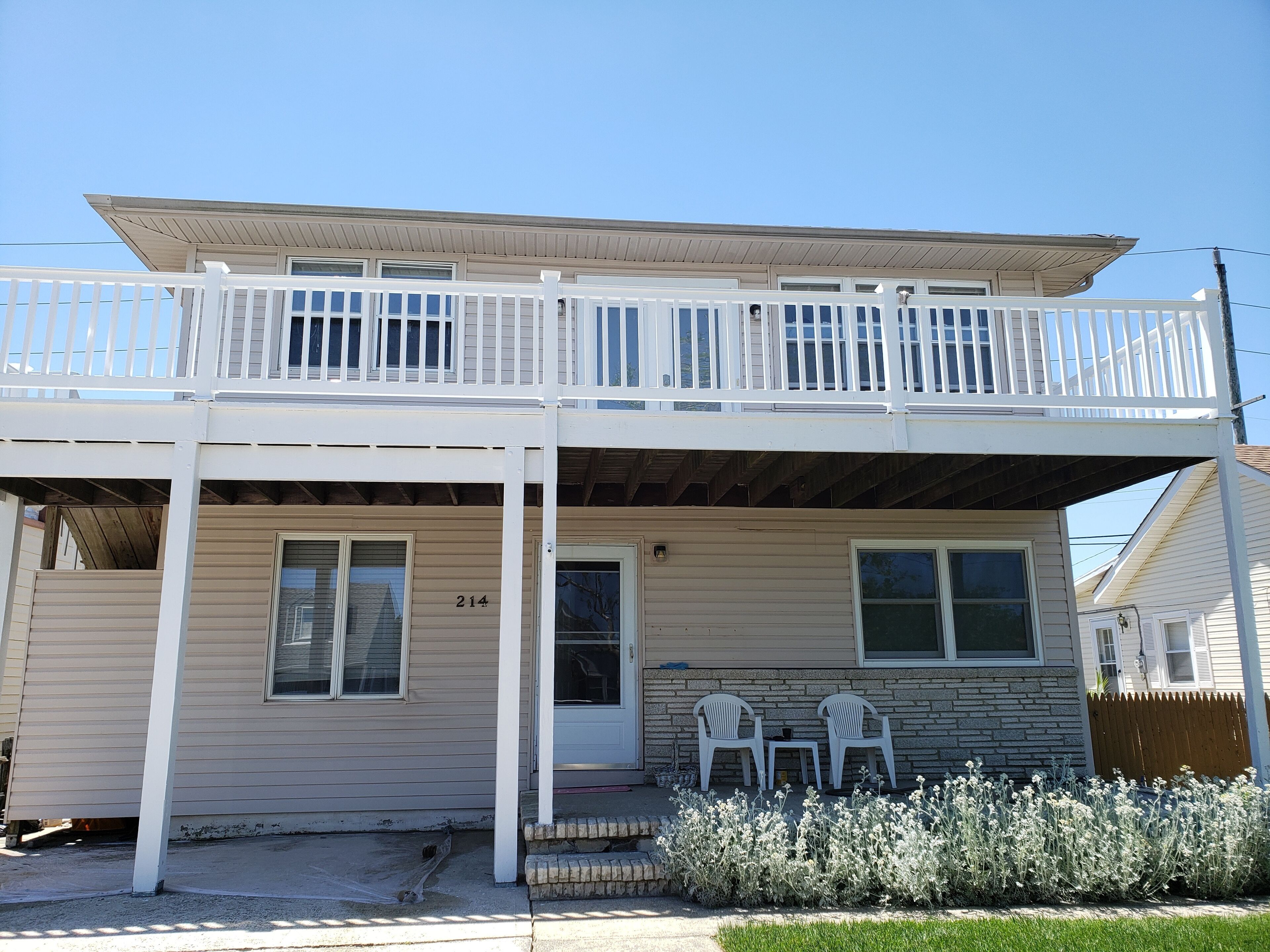 5 min walk to the beach. 5-10 min drive to Atlantic City Boardwalk and Casinos