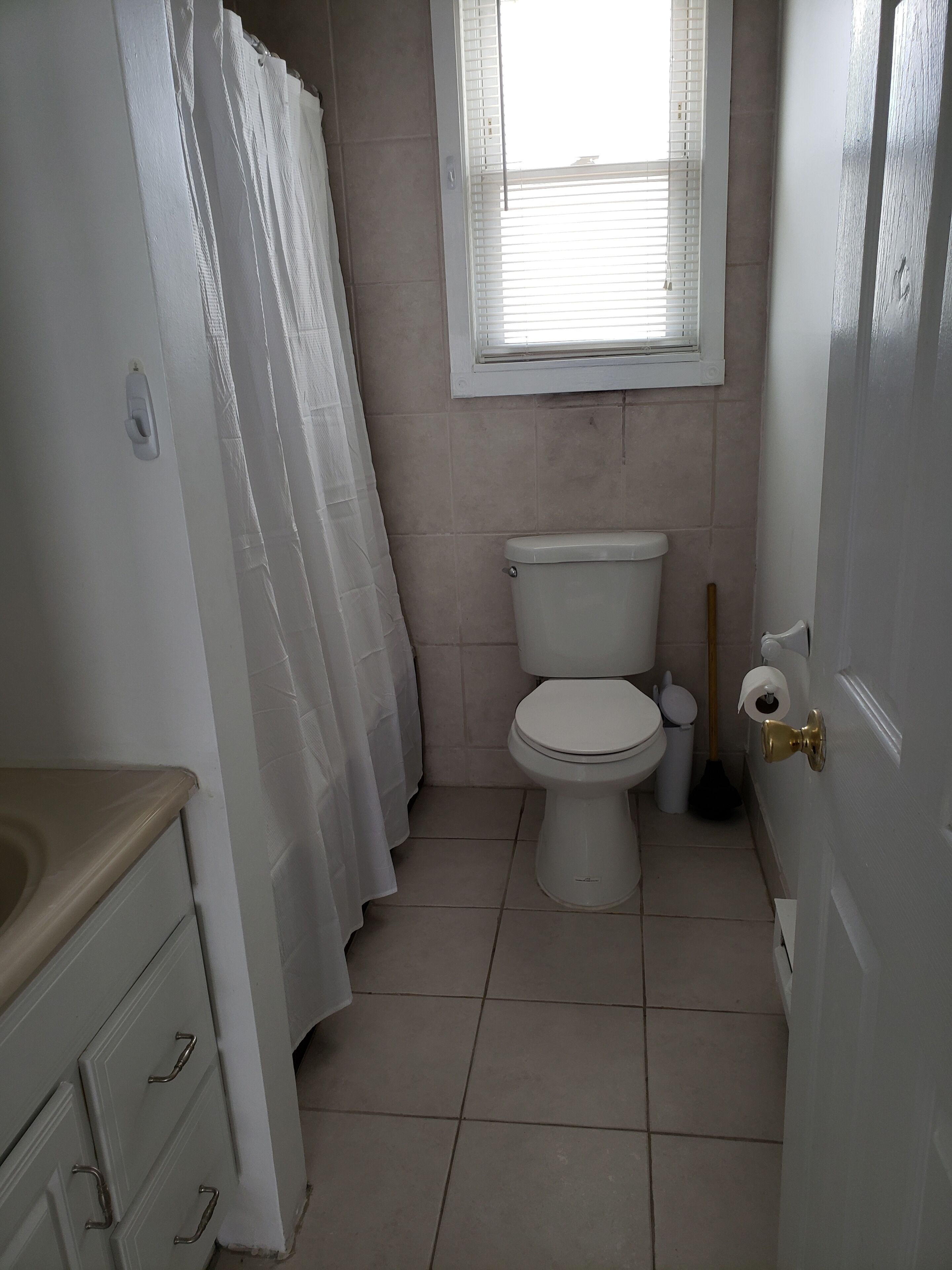 5 min walk to the beach. 5-10 min drive to Atlantic City Boardwalk and Casinos