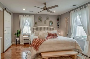 3 soverom, strykejern/-brett, wi-fi (inkludert) og sengetøy