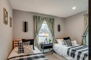 3 bedrooms, iron/ironing board, free WiFi, bed sheets