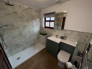 Cottage | Bathroom | Shower