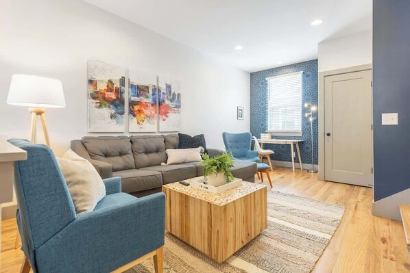 Televisión y oficina 