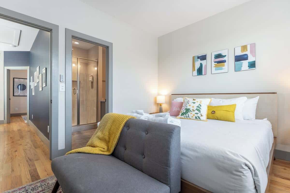 3 bedrooms, iron/ironing board, free WiFi, bed sheets