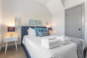 3 bedrooms, iron/ironing board, free WiFi, bed sheets - The National (Nashville)