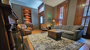 Living area - Market Street House - Enchanted Victorian (Nashville)