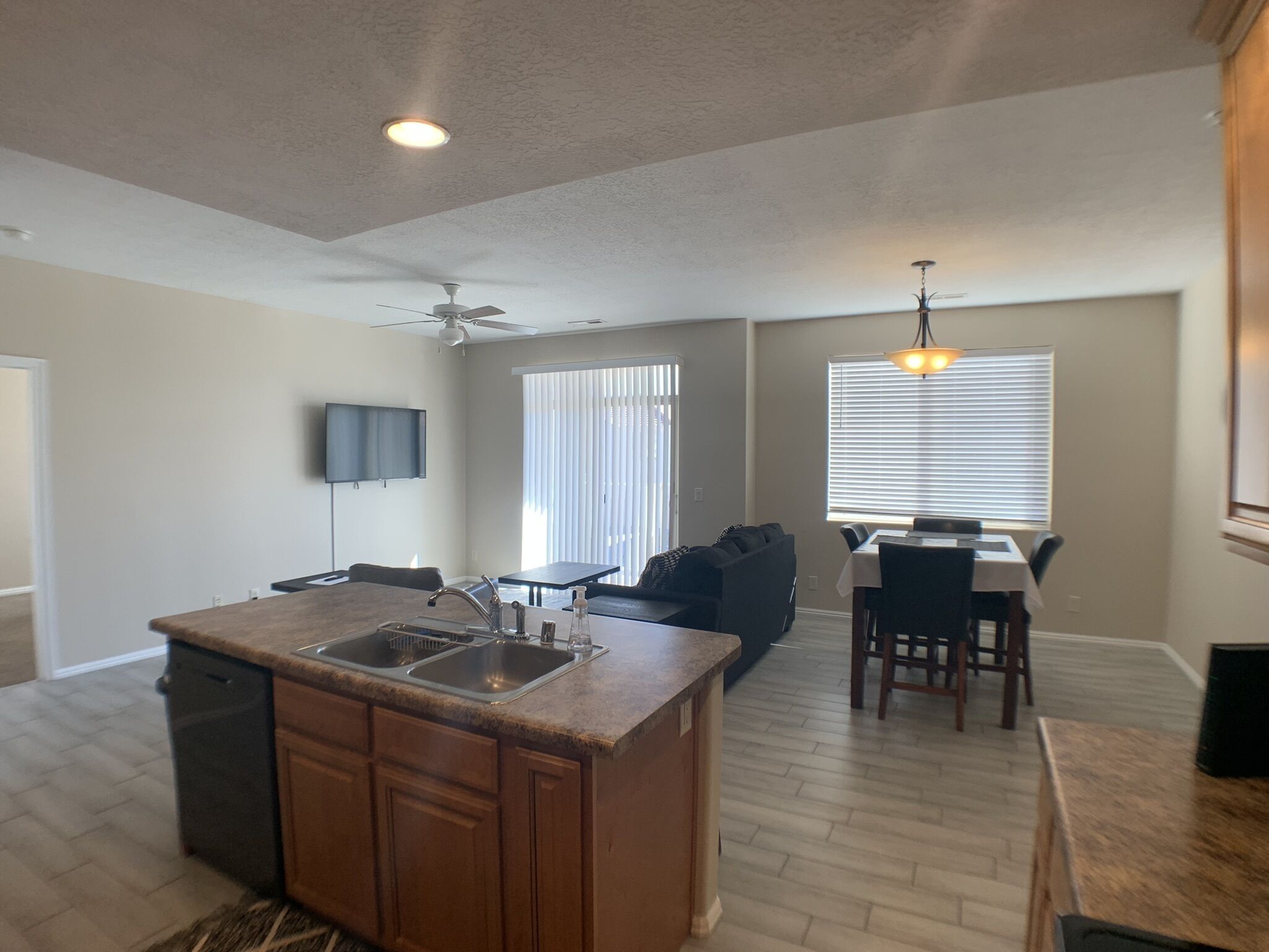 Springs 2 bed/2 bath with Balcony Patio! Sleeps 4