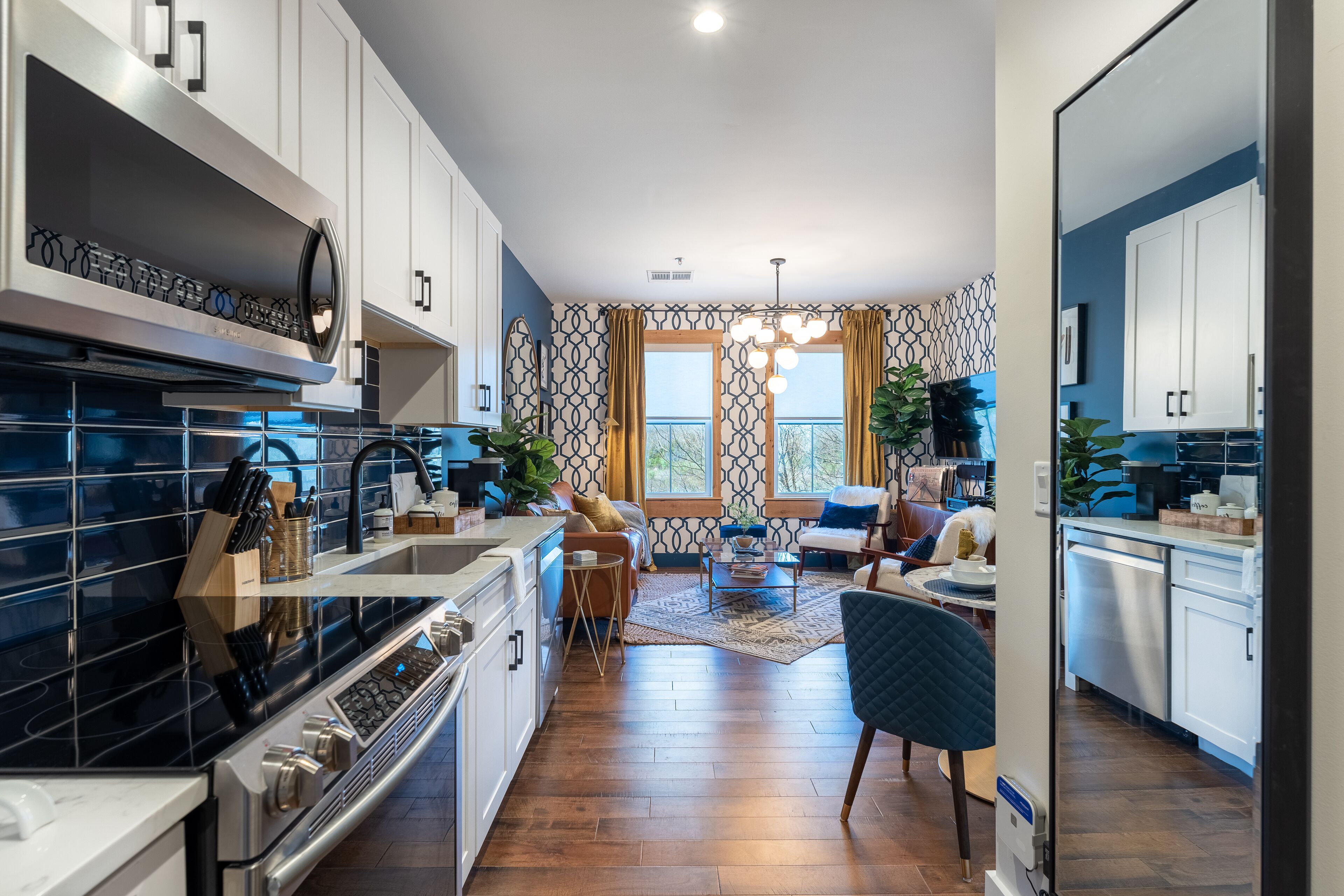 Bohemian Rhapsody - Stylish Condo