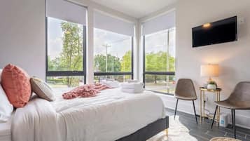1 habitación, tabla de planchar con plancha, wifi gratis y ropa de cama