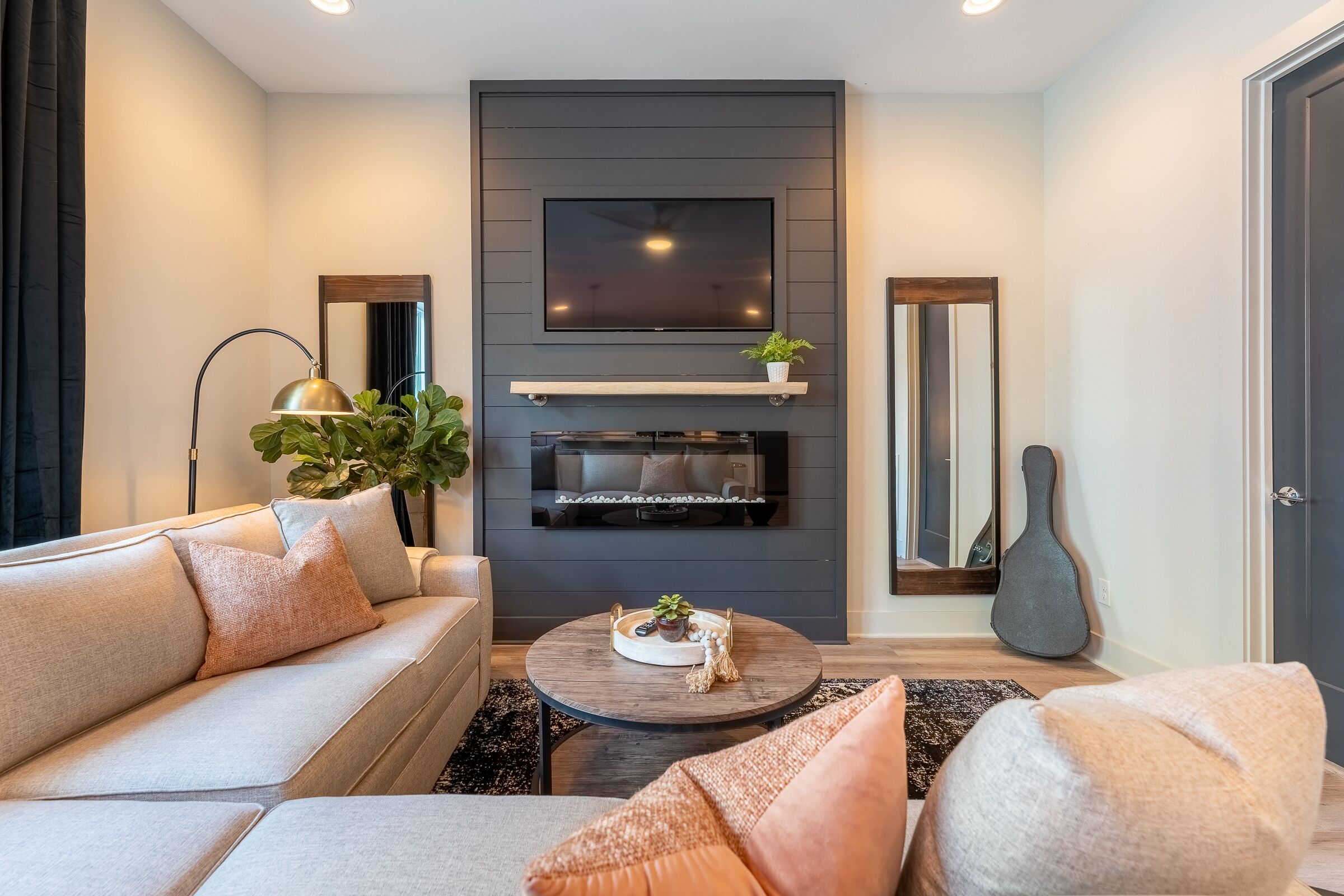The Coal Miner's Daughter - Multi-Level Haven with Rooftop