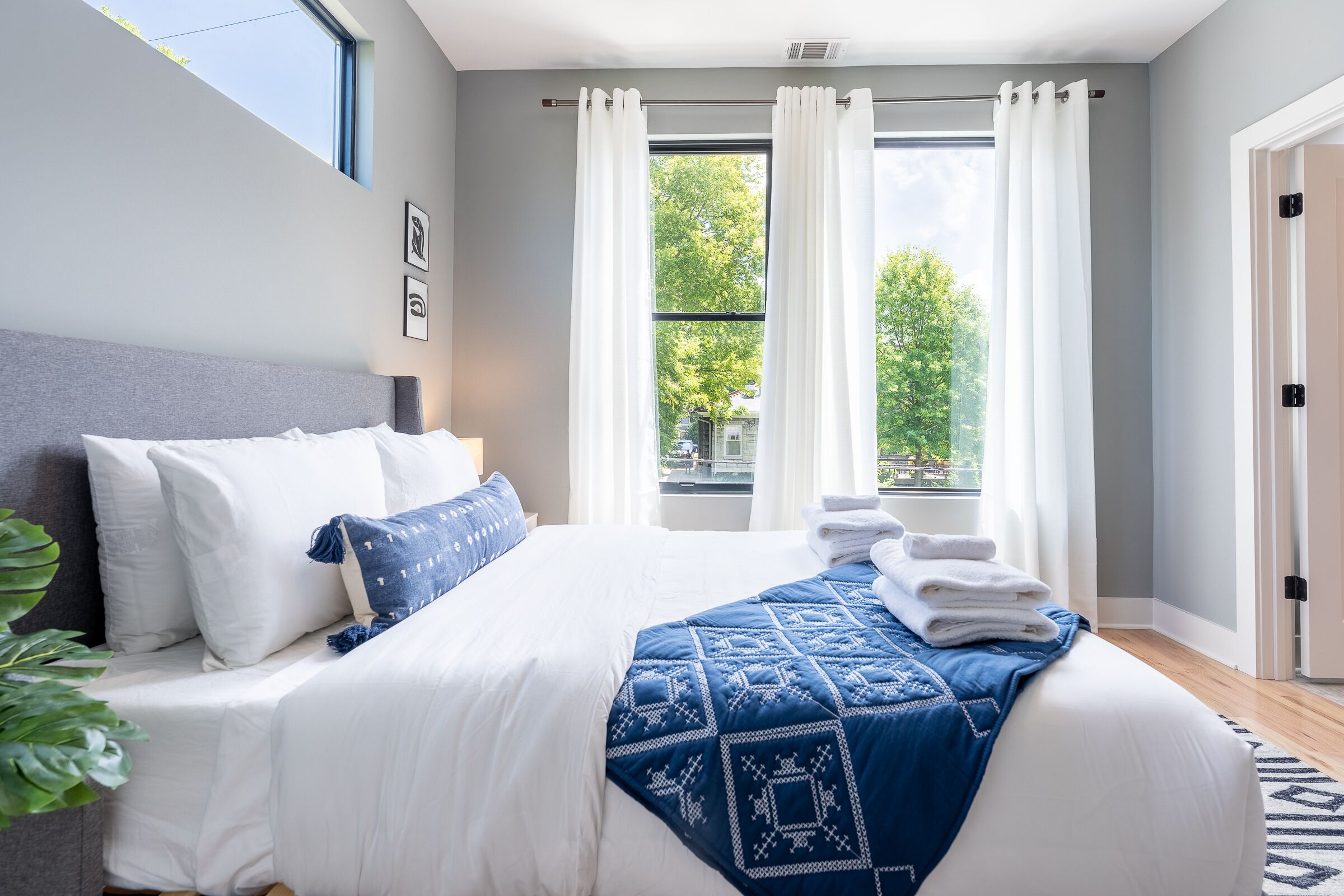 4 dormitoris, planxa i posts de planxar, wifi gratuïta i roba de llit 