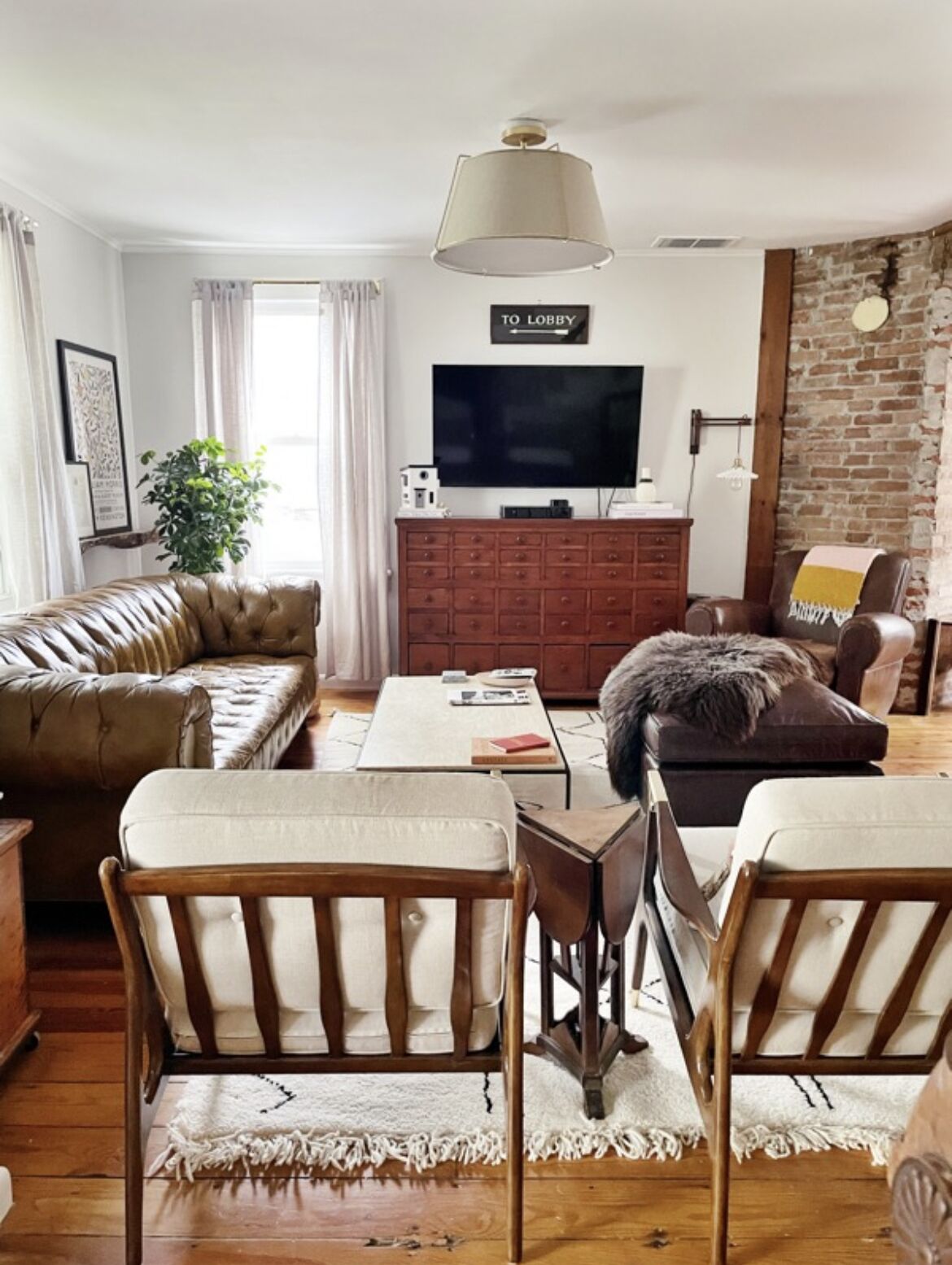 Charming City Cottage Close to Warren St