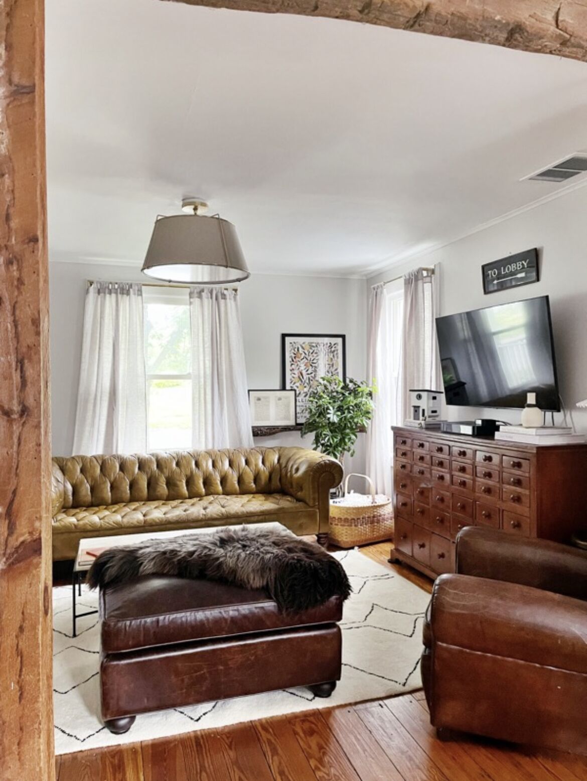 Charming City Cottage Close to Warren St