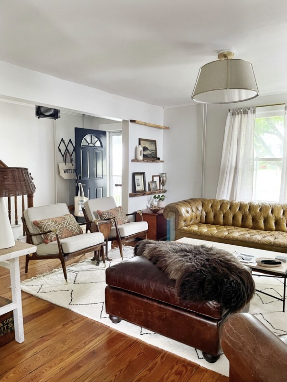 Charming City Cottage Close to Warren St