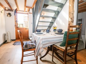 Cottage | Interior - The Old Granary (Pulborough)
