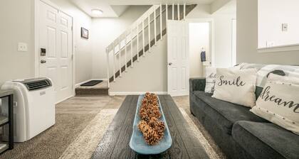 ❂ Amazing Townhouse! 2 BR, 1.5BA, Sleeps 5 w/AC! ❂