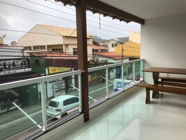 Family Apartment | Minibar, individually decorated, blackout drapes, free WiFi