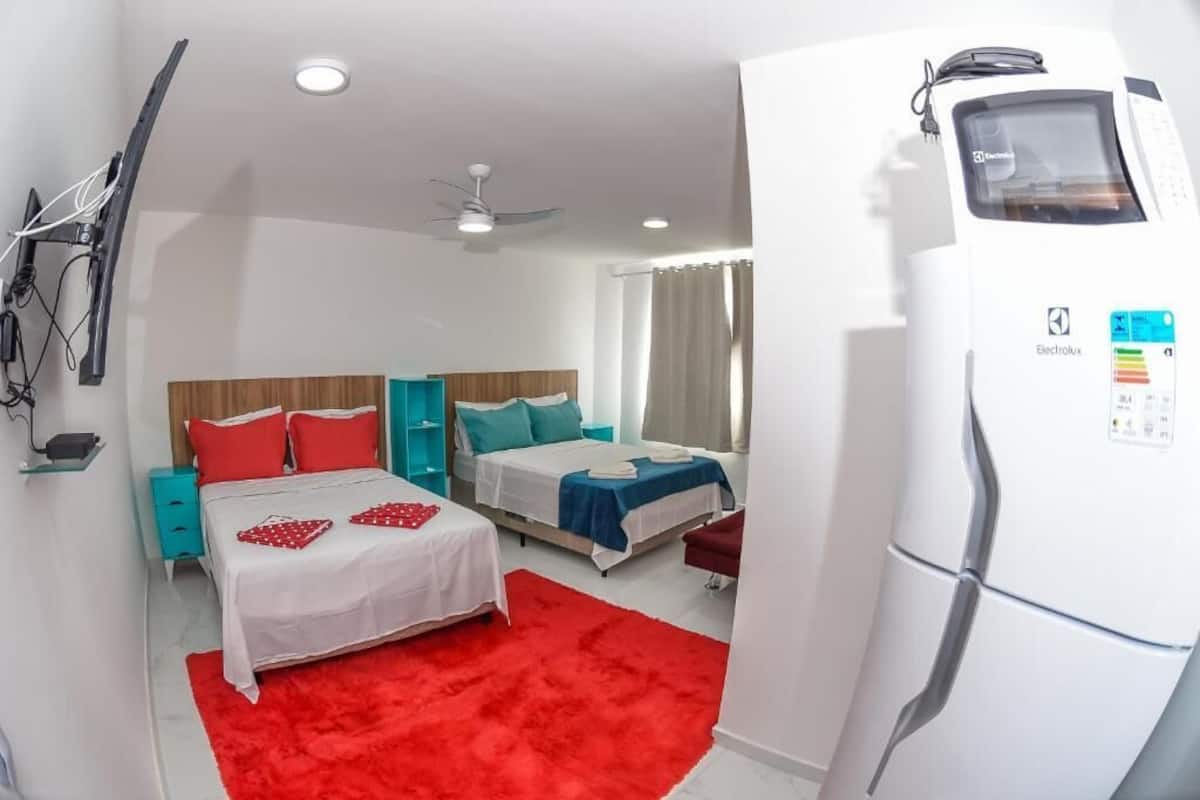 Minibar, decoración personalizada, cortinas blackout y wifi gratis