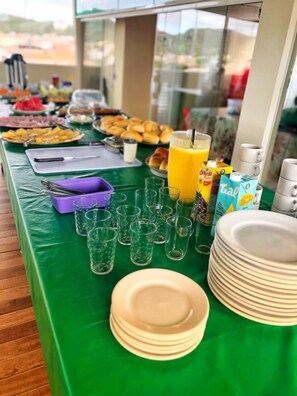 Free daily buffet breakfast