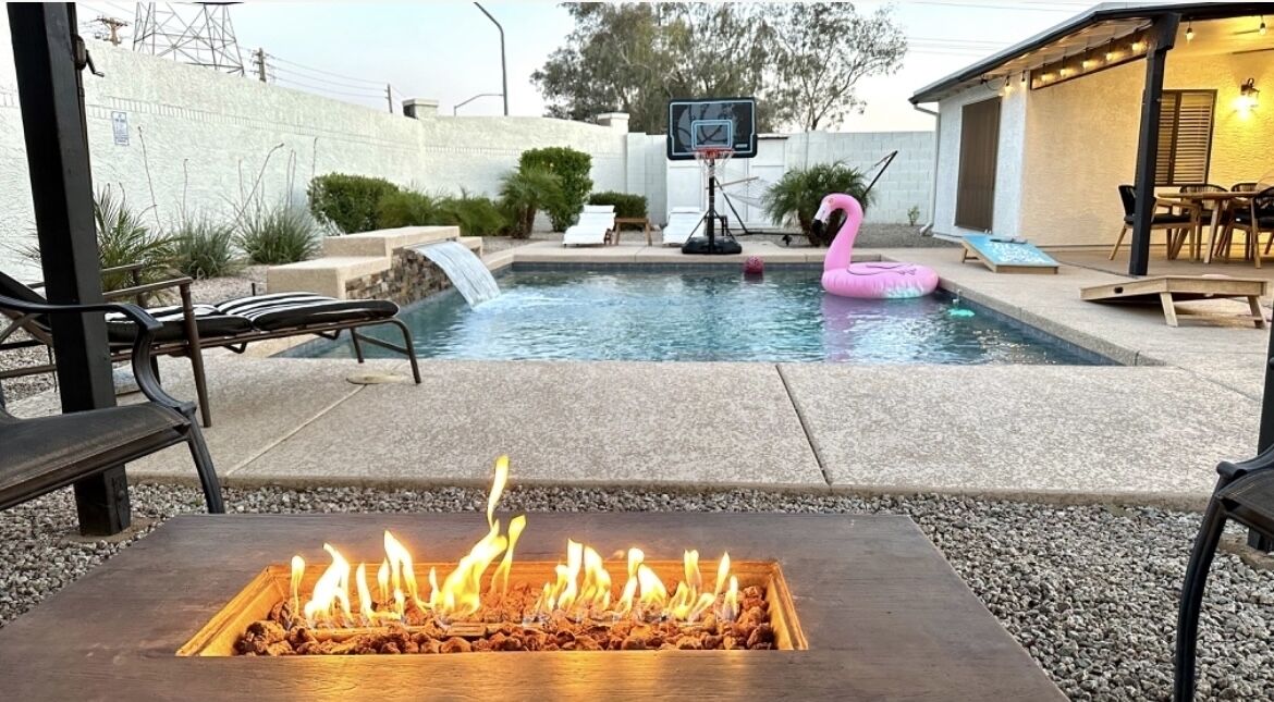 4 Bedroom Hacienda with a Pool and GREAT location!!