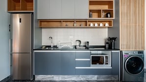 Senior Apartment | Private kitchen | Coffee/tea maker, full-sized fridge, microwave, cookware/dishes/utensils - Casai Hipodromo Condesa (Mexico City)