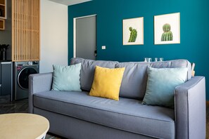 Senior Apartment | Living area | TV - Casai Hipodromo Condesa (Mexico City)