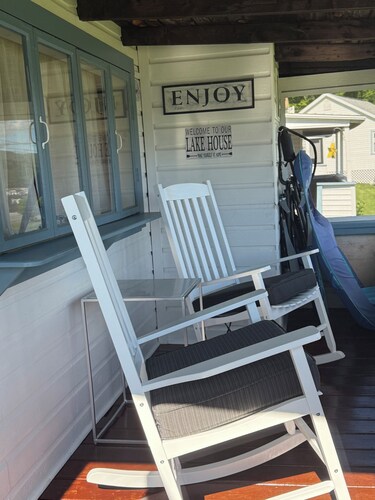 Cottage steps away from Newfound Lake. Relax and enjoy the view.