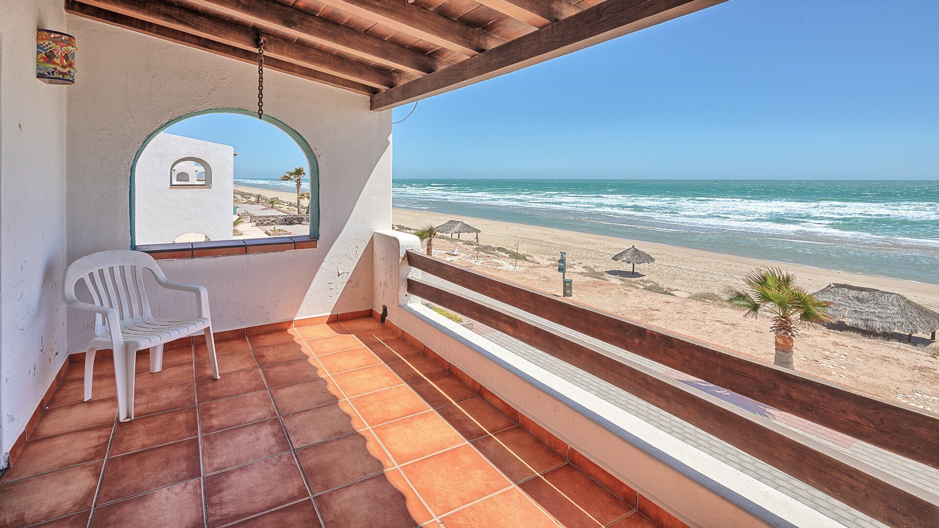 Amazing Beach Front Villa 12