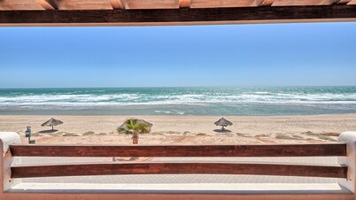 Amazing Beach Front Villa 12