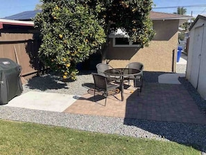 Outdoor dining - 20 minutes from anywhere in San Diego! (El Cajon)