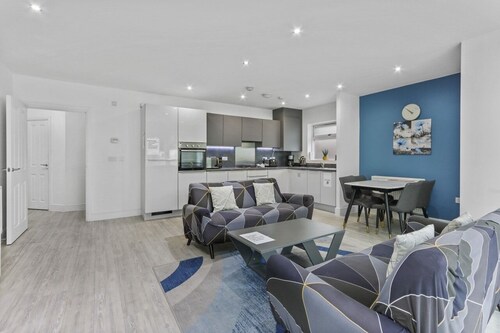 Luxury 2Bedroom - 2Bath - Prime Location - Patio