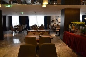 Dining - yueTing Chain Hotel (Hanyuan)