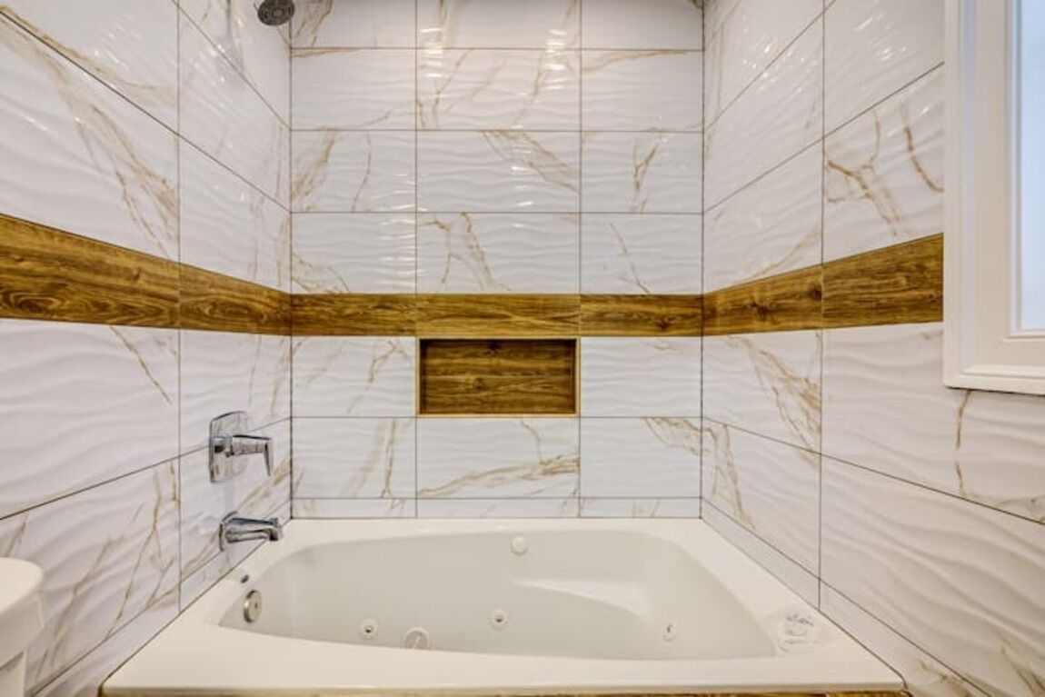 NEW*5BR*HOT TUB*THEATER*FIRE PIT*GAME ROOM*FIRE PLACE*POKER*JACUZZI