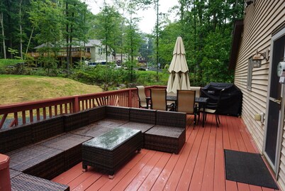 Cozy Home Close to Lake, Hiking Trails