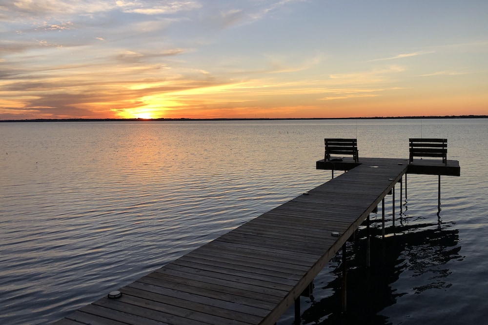 Amazing Quiet Sunsets on Lake Corpus Christi-2 Bed/2Bath