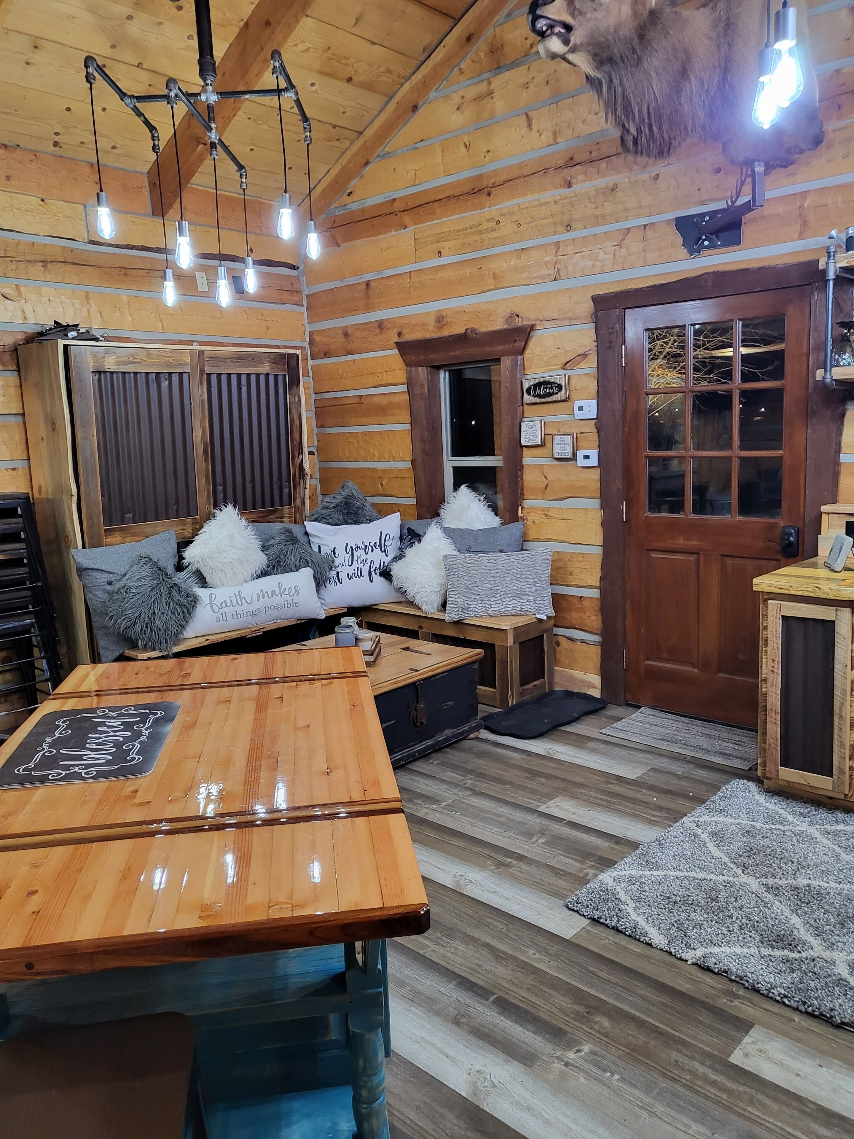 المنشأة من الداخل