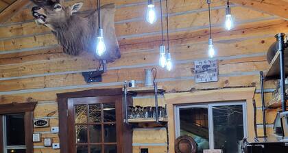 Beautiful Montana Cabin, at the base of the Pintler Mountains