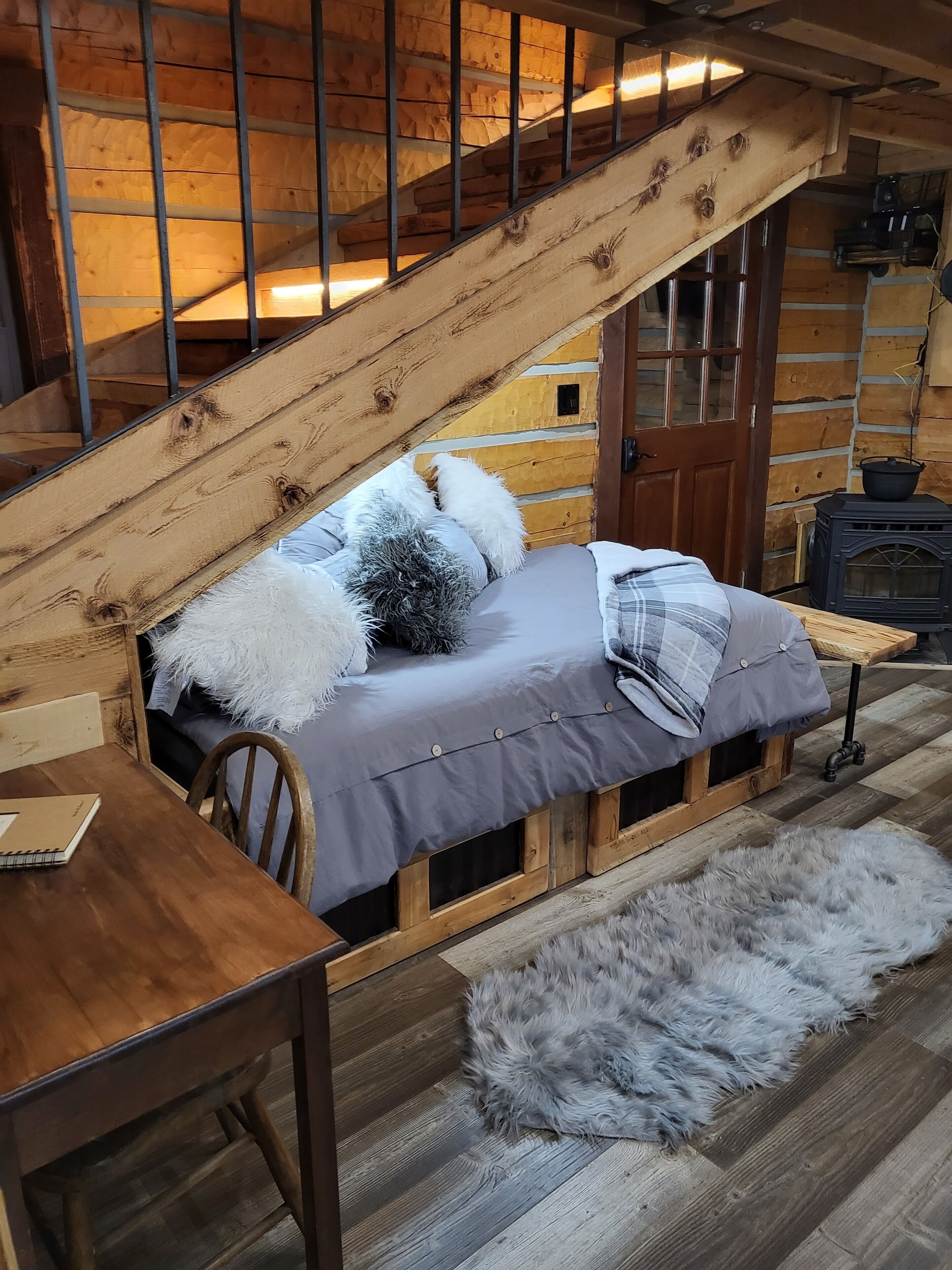 2 habitaciones, escritorio, tabla de planchar con plancha y wifi gratis 