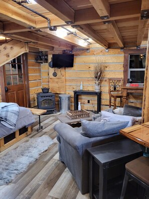 Smart-TV, DVD-Player, Bücher