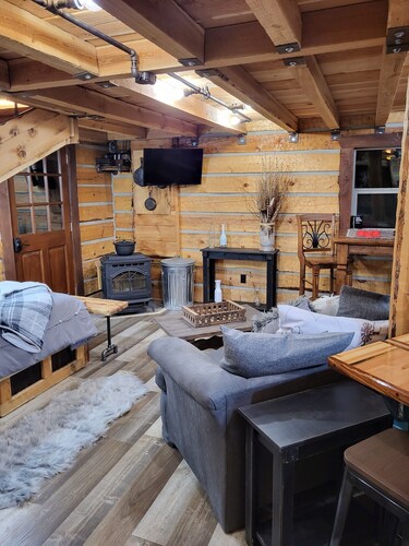 Beautiful Montana Cabin, at the base of the Pintler Mountains